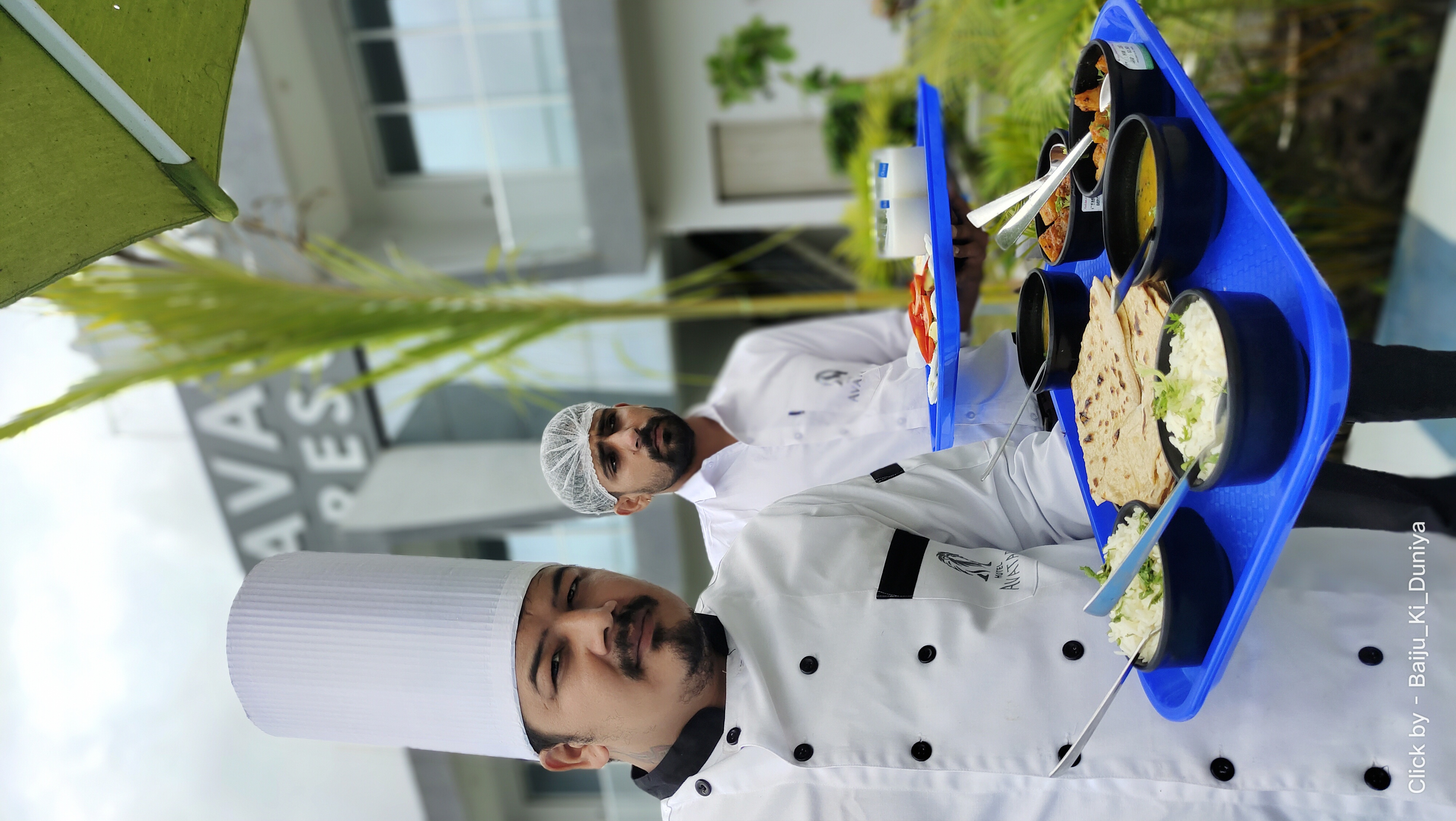 Room service & housekeeping